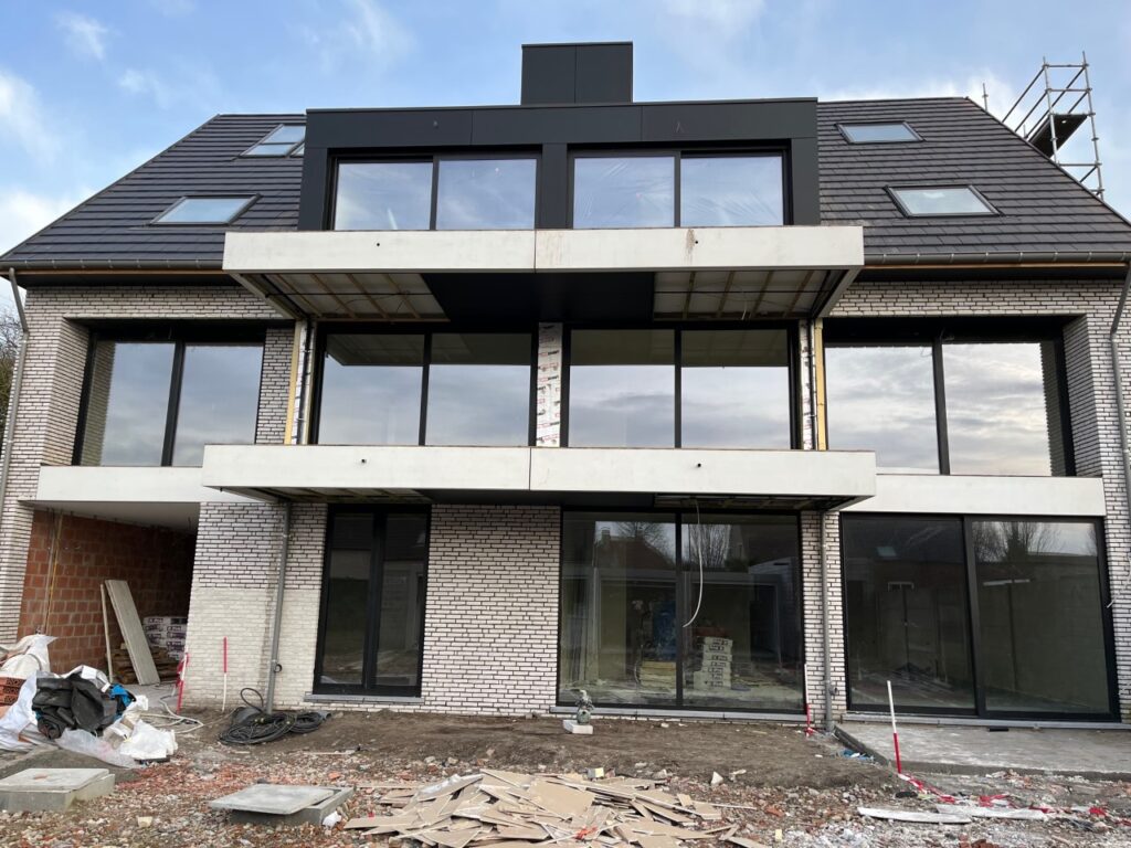 Project te Evergem: van ruwbouw naar afwerking